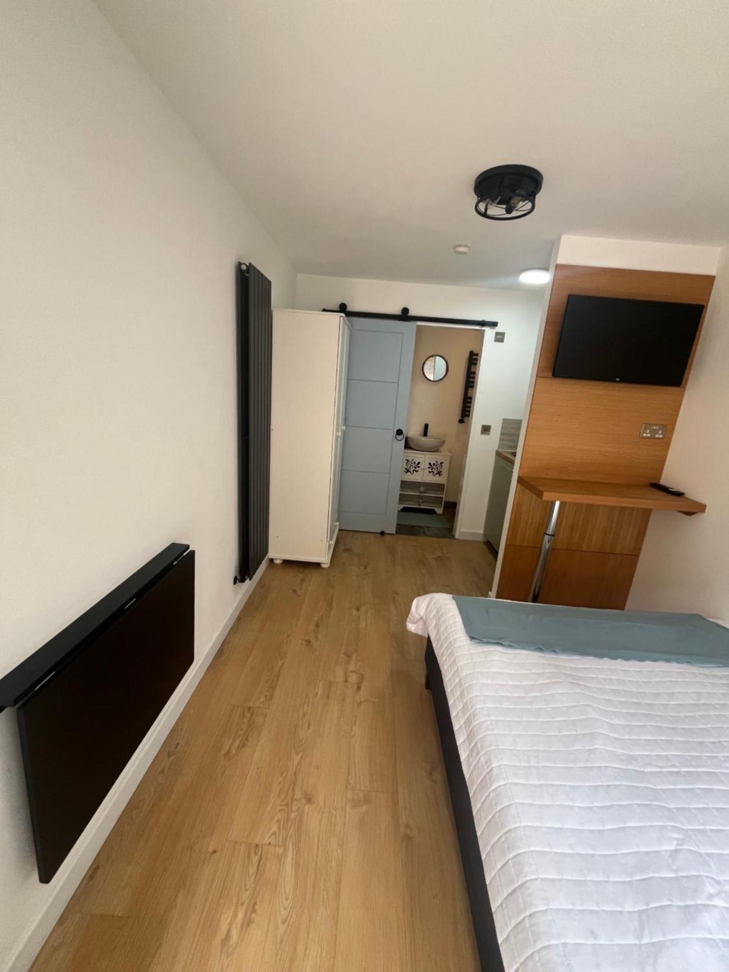 Teddington Little Gem Apartment London Bagian luar foto