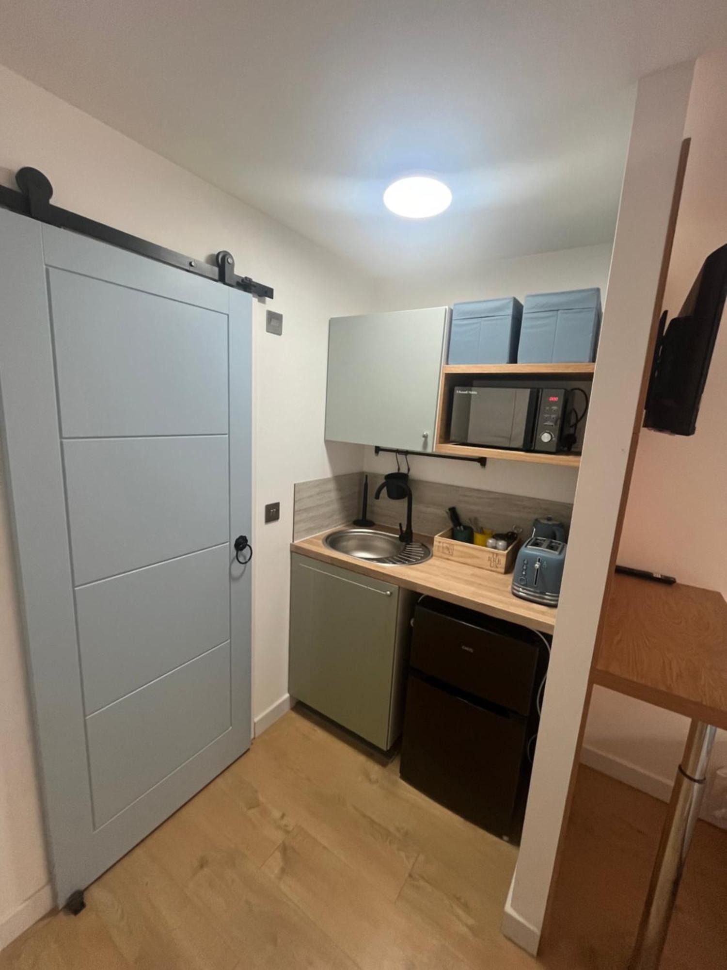 Teddington Little Gem Apartment London Bagian luar foto