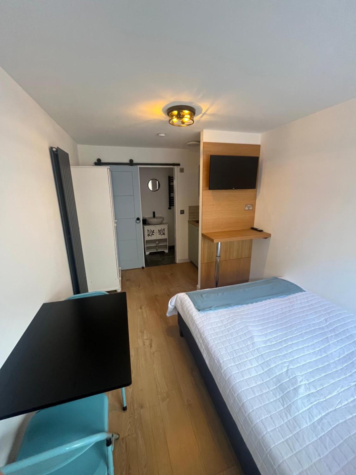 Teddington Little Gem Apartment London Bagian luar foto