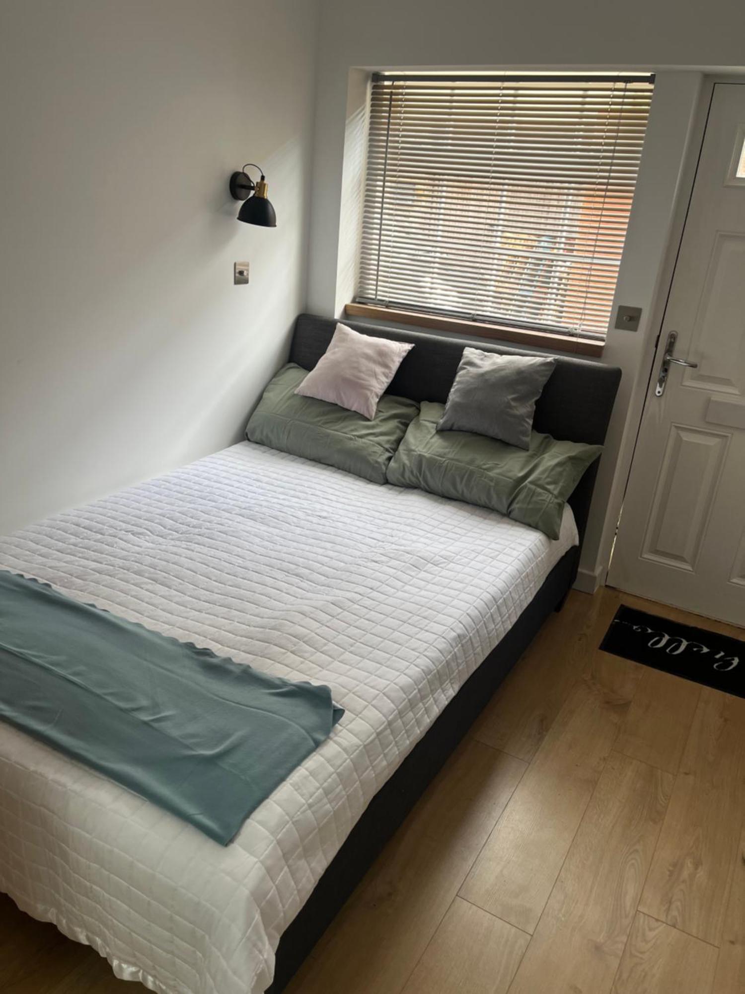Teddington Little Gem Apartment London Bagian luar foto